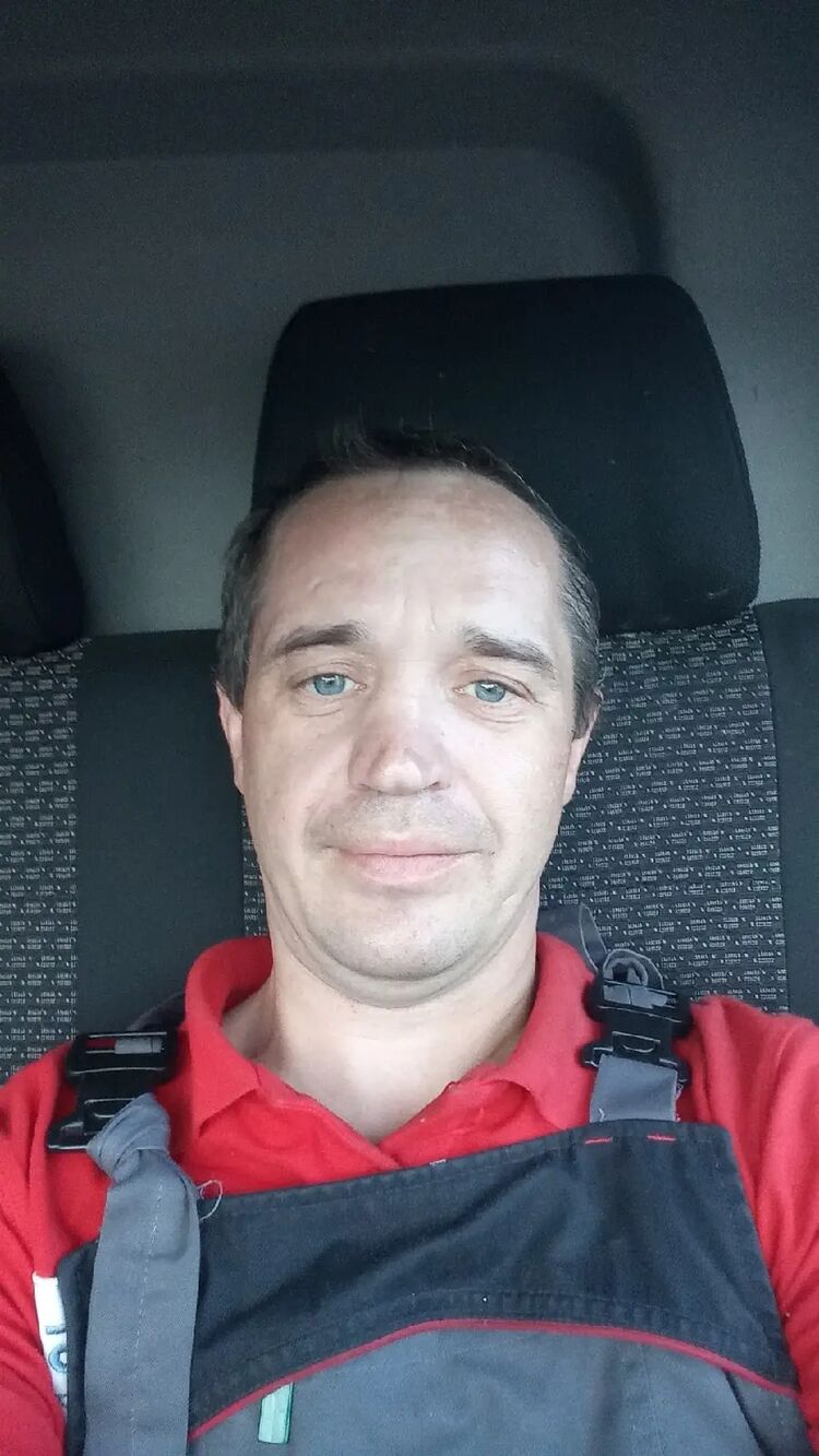  32330945  , 37 ,    