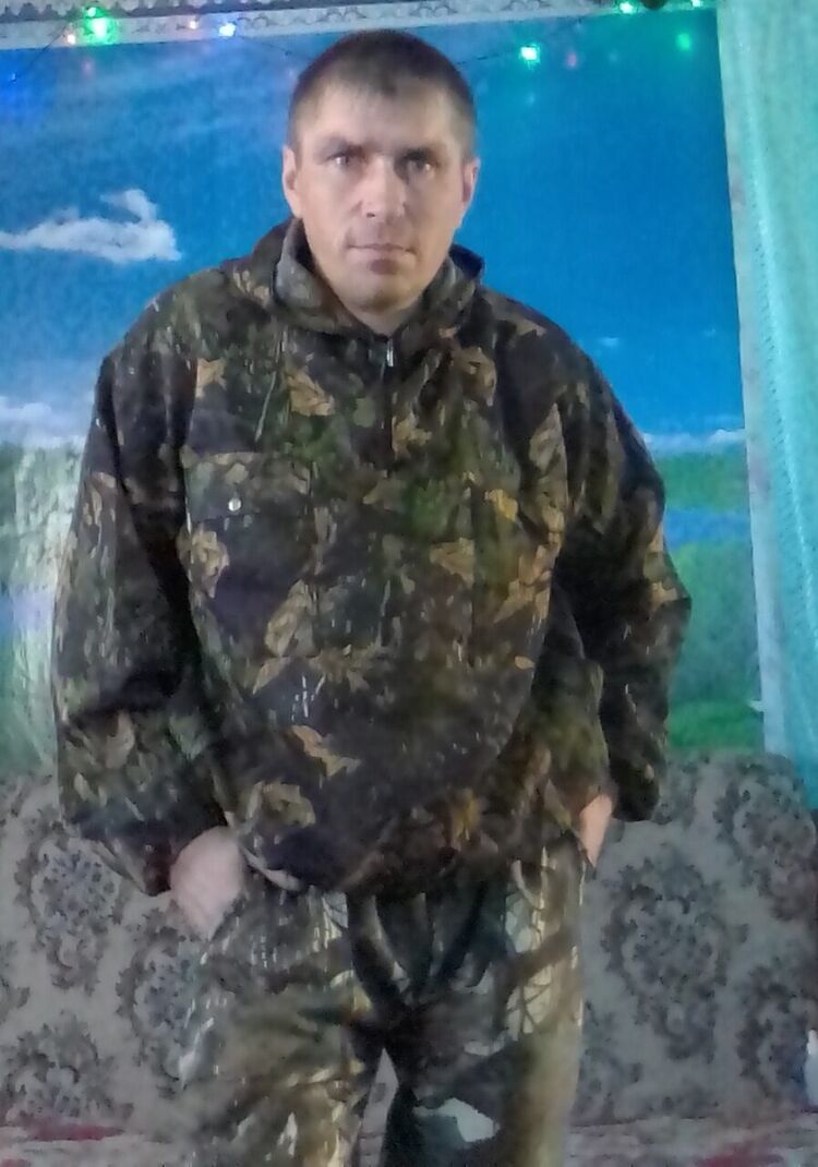  39504275  Sergei, 40 ,    