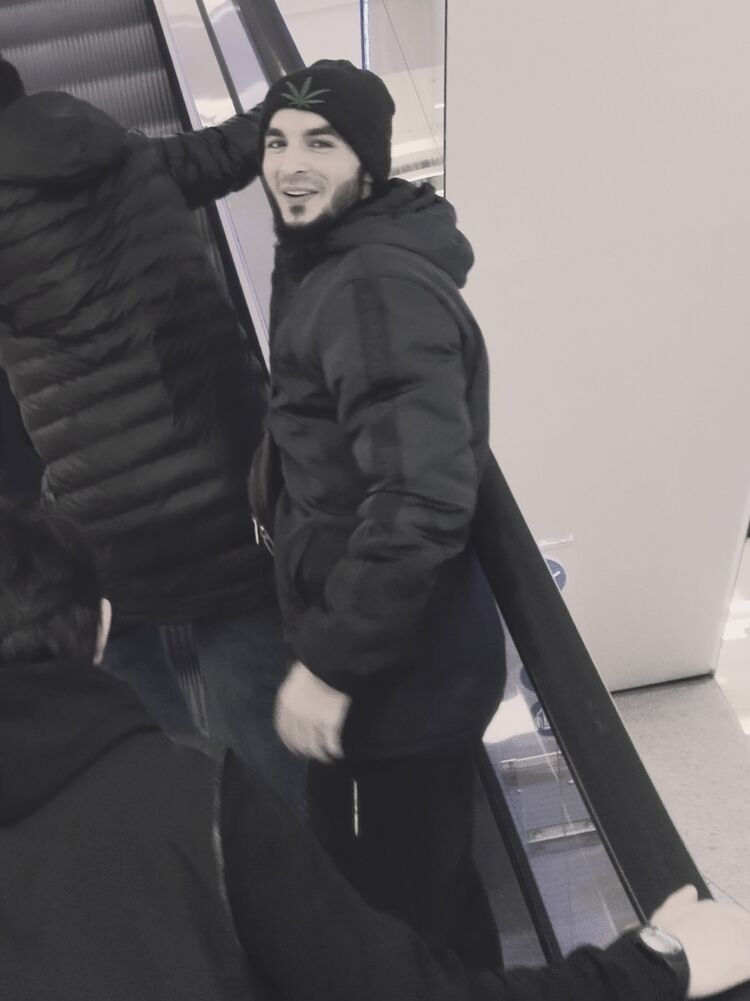  30931575  Farid, 31 ,    