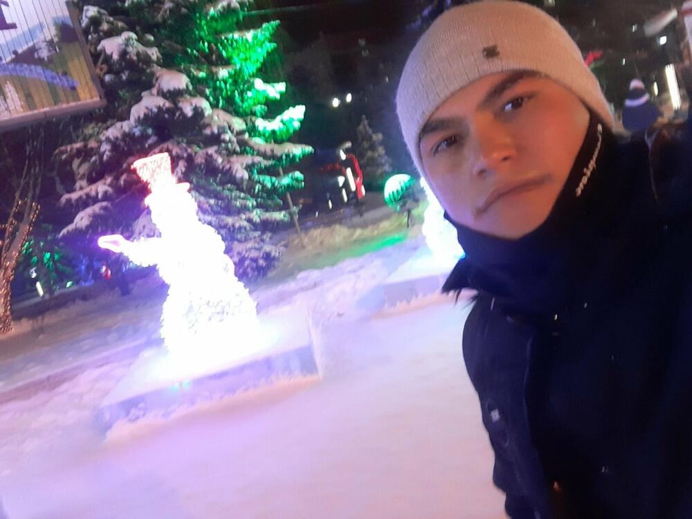  -,   Bobur, 28 ,   ,   