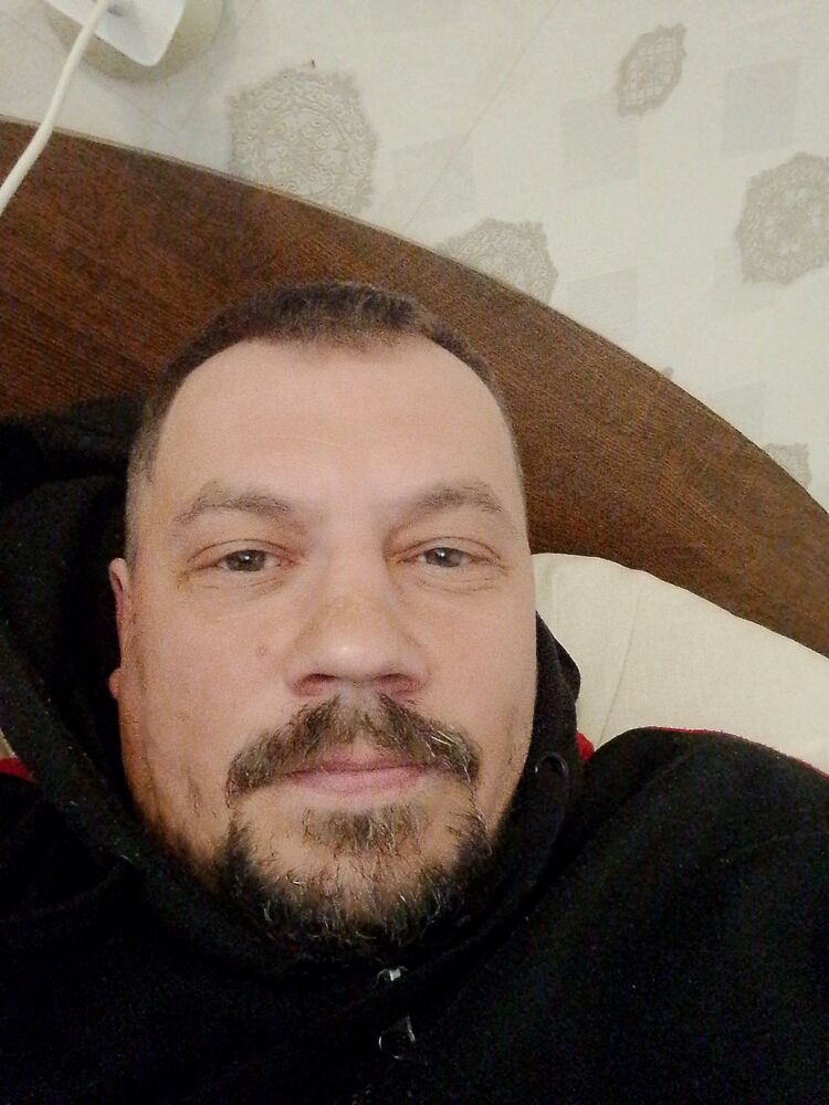  54311275  Ivan, 46 ,    