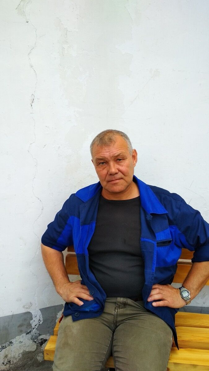  18203115  Victor, 59 ,    