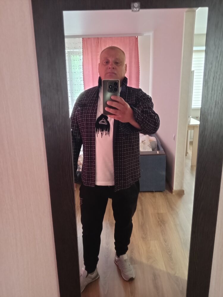  44376455  , 42 ,    