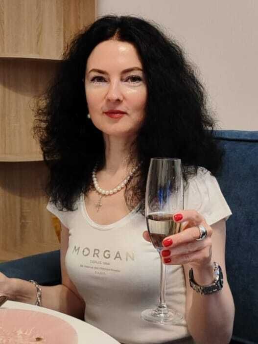  40712095  Irina, 50 ,    