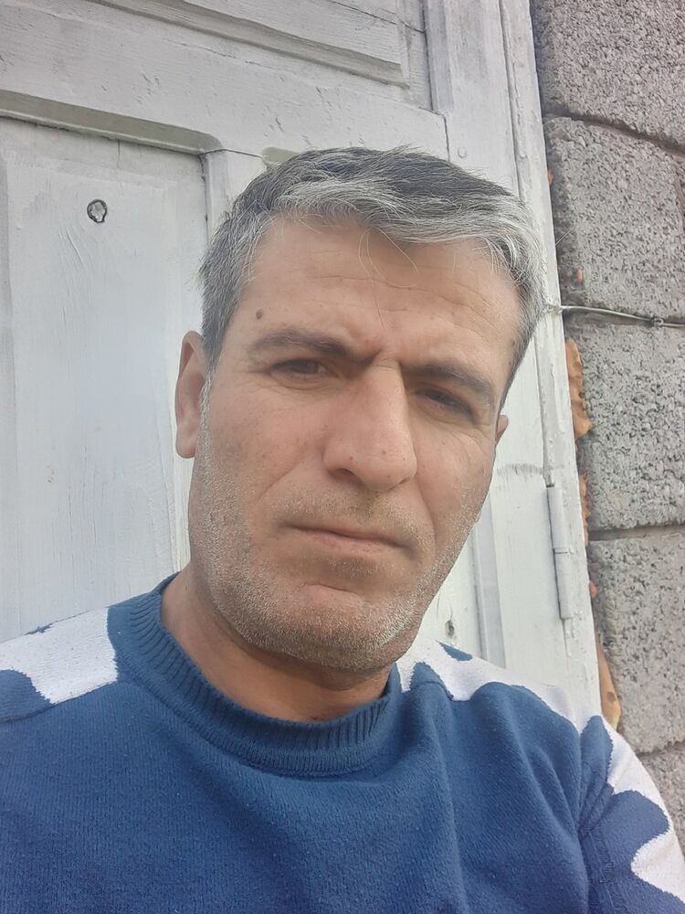  19812835  Erkan, 48 ,    