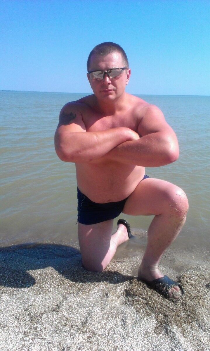  ,   Nik, 47 ,   