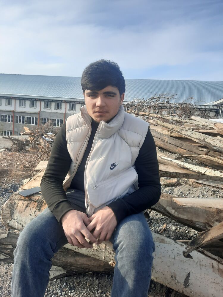  31477615  Khayyom, 23 ,    