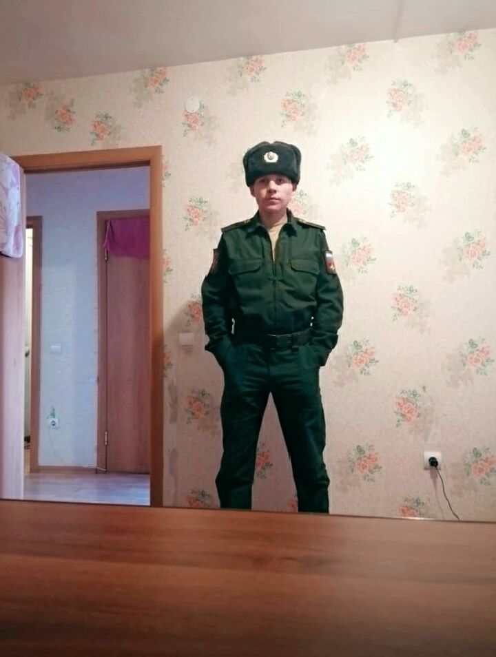  39338725  , 22 ,    