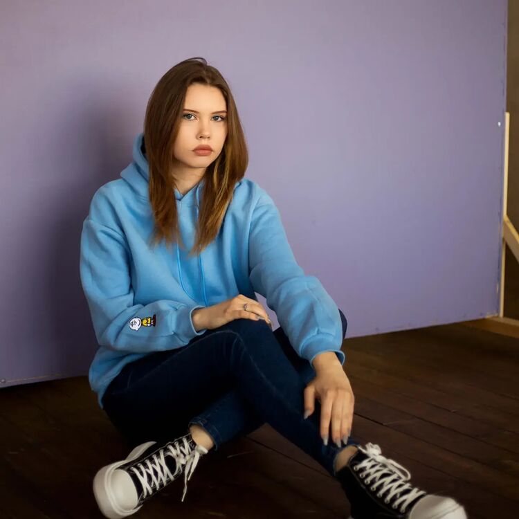  ,   Anastasia, 21 ,     , 