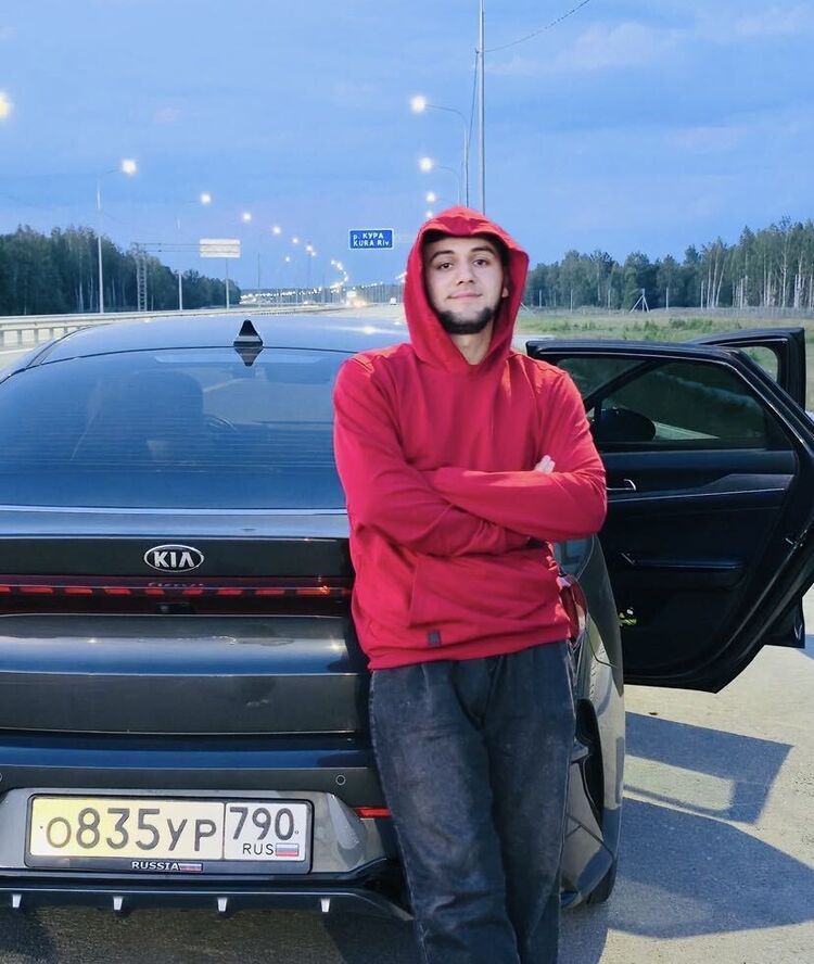  53760525  Alim, 21 ,    