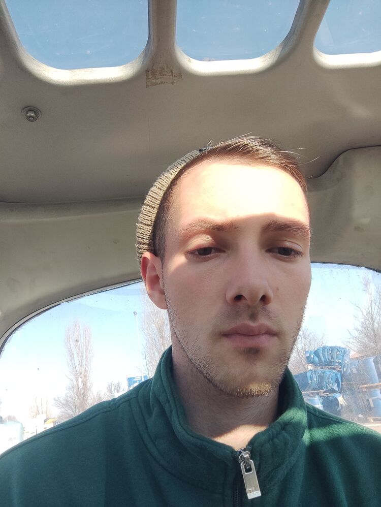  49190495  Vitalii, 24 ,    Albinea