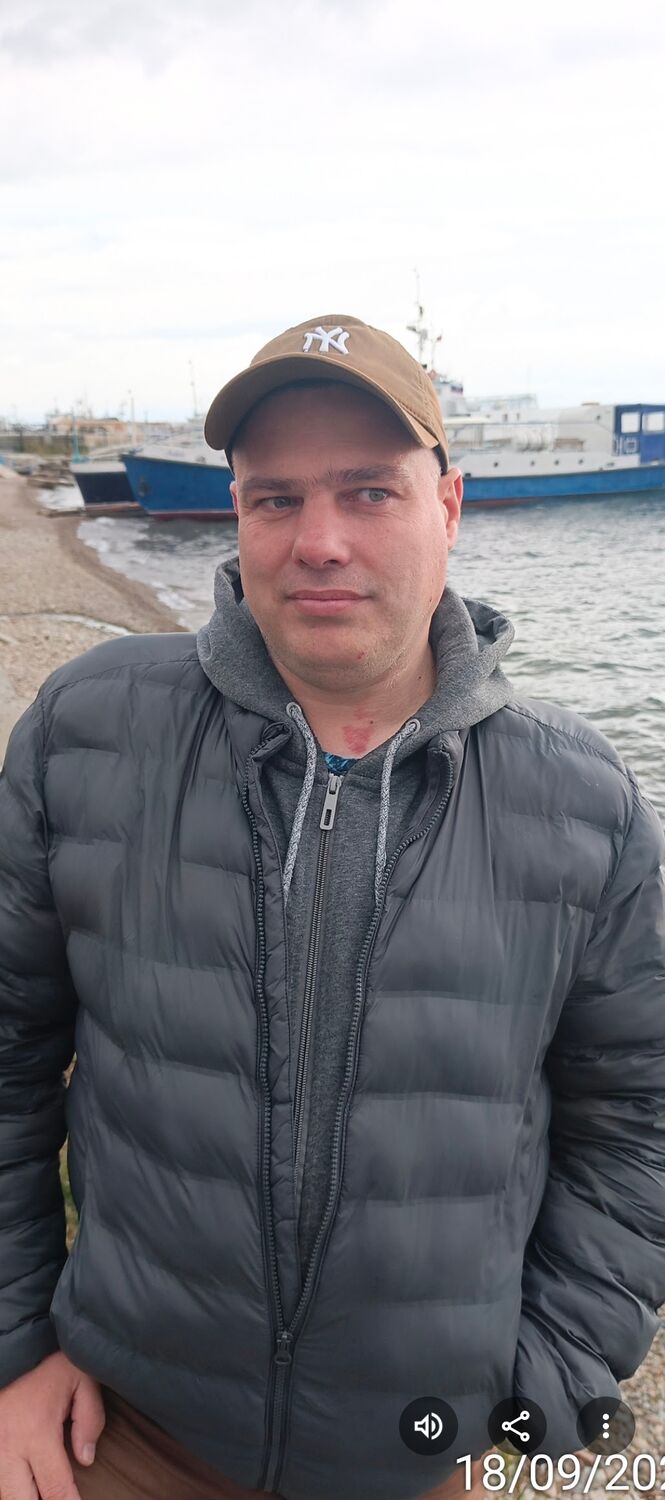  53525125  Yura, 43 ,    