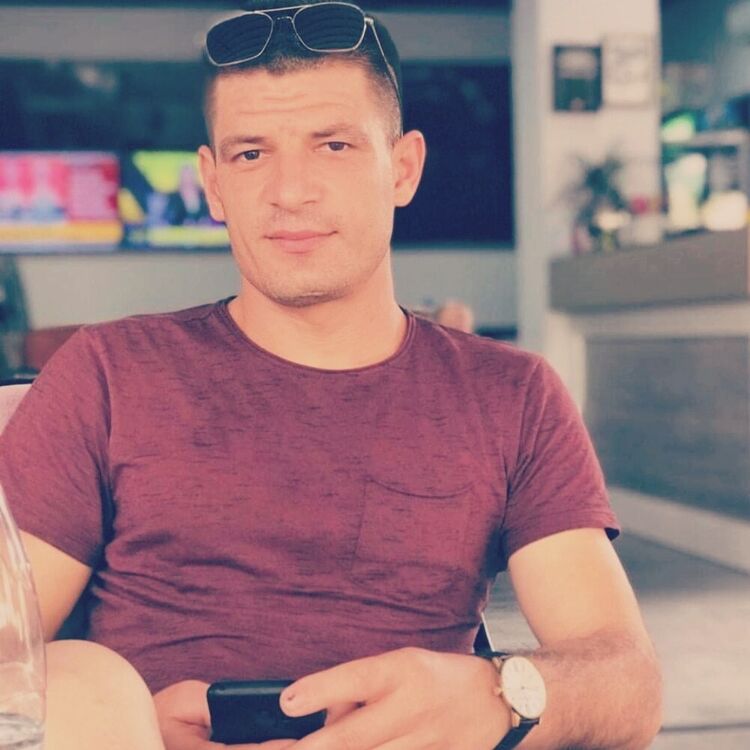  Frankfurt am Main,   Benardo, 33 ,   ,   