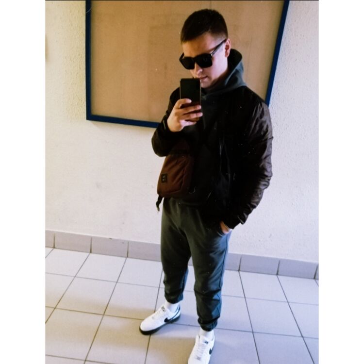  33806345  , 25 ,    