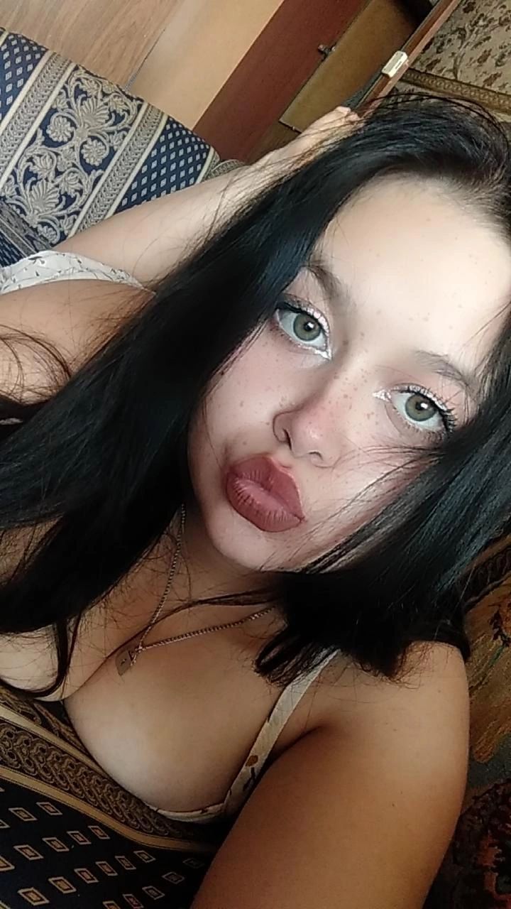  44217265  Viktoria, 19 ,    