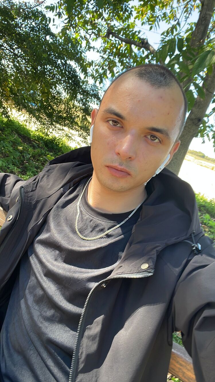  54134695  Pavel, 27 ,    