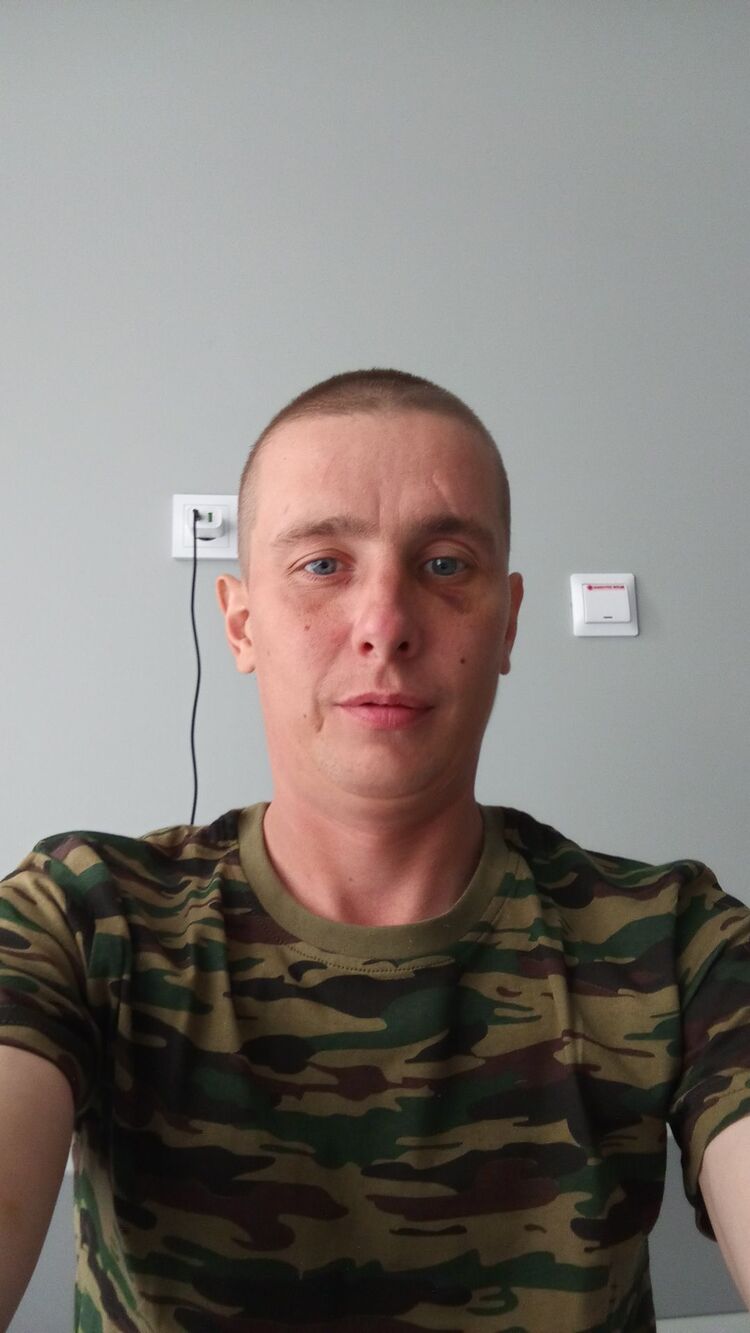  46966865  , 32 ,    