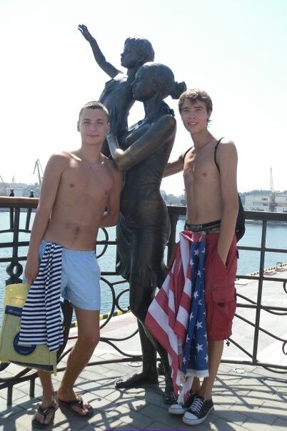  6920805  Artur, 33 ,    