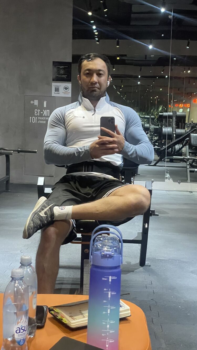  38043145  Danik, 37 ,    