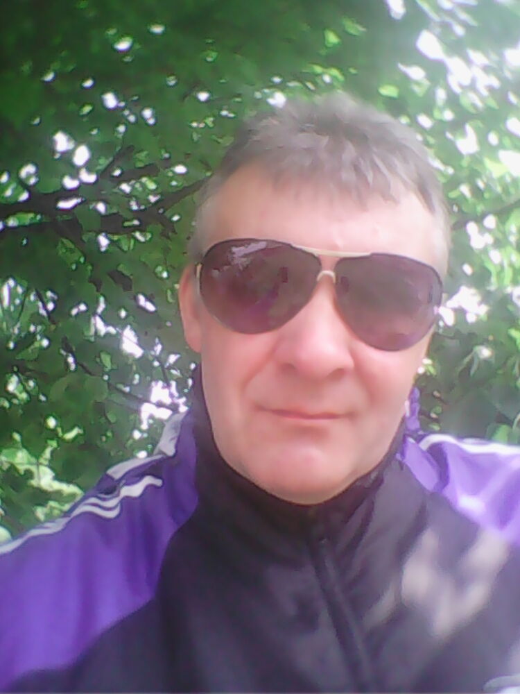  45470415  Vlad, 44 ,    