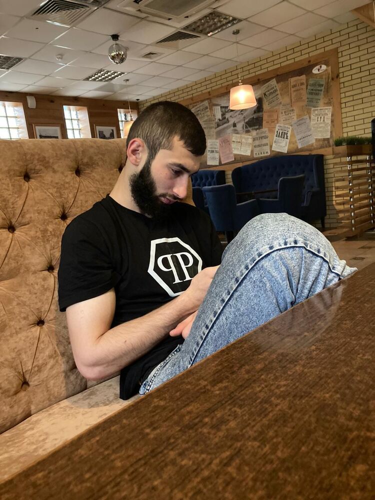  ,   Artur, 26 ,   , 