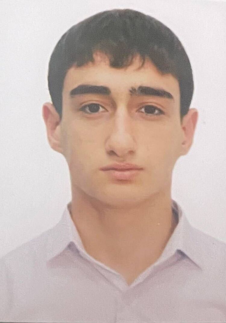  ,   Adil, 20 ,   ,   