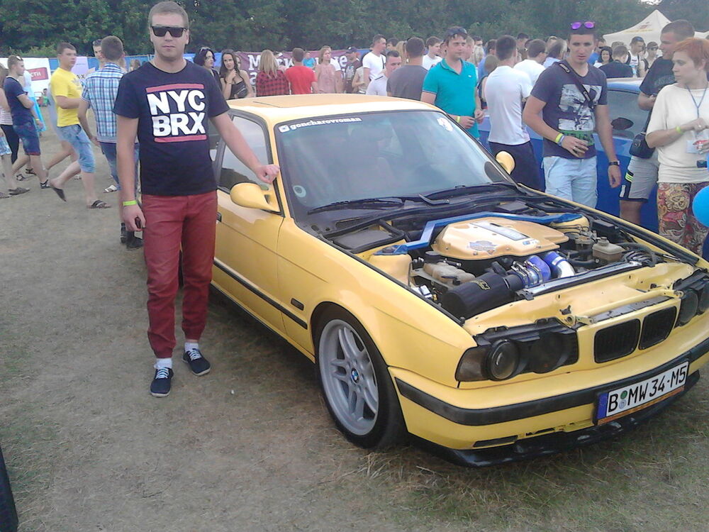  6911465  Den, 33 ,    