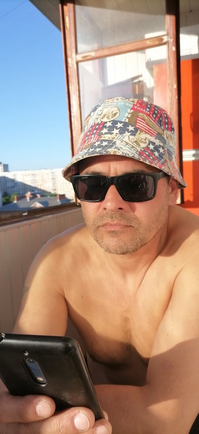  ,   Alex, 35 ,   ,   