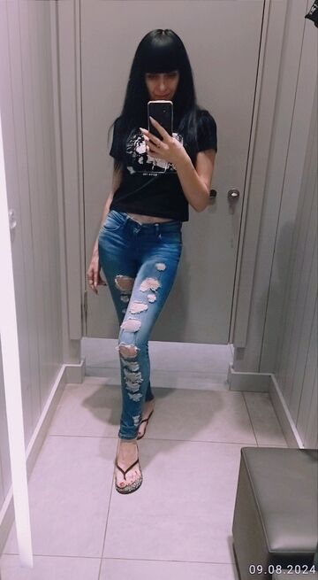  --,   Valentina, 41 ,  