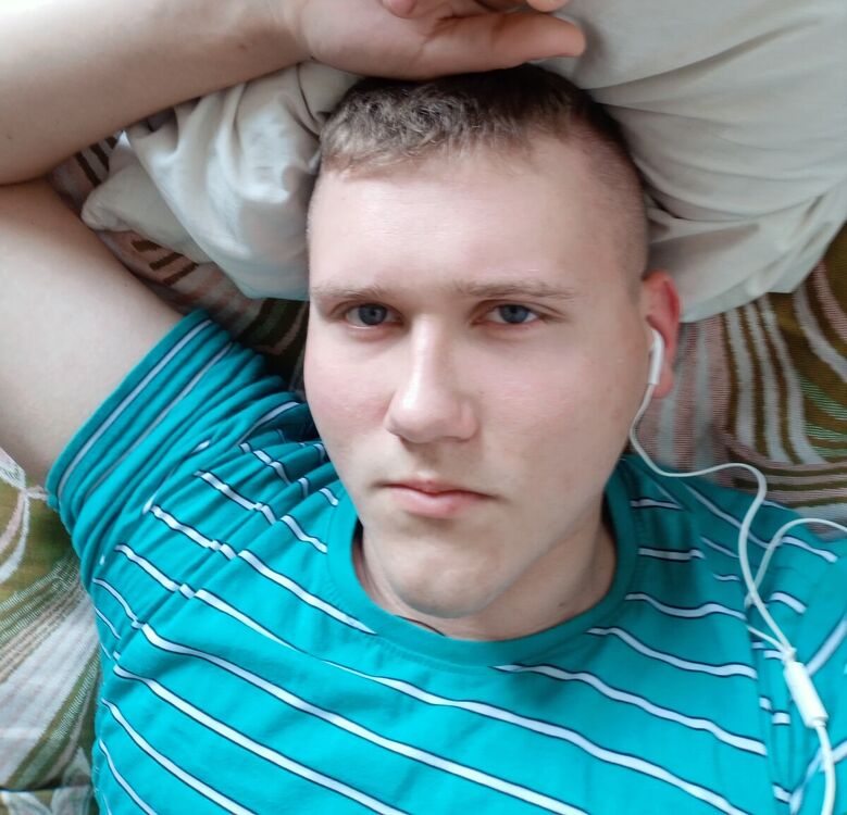 21082965  , 24 ,    