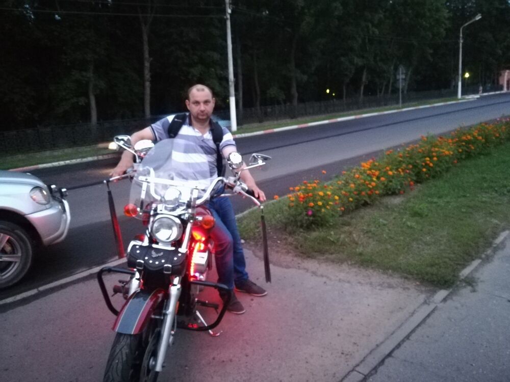  10671335  Denis, 42 ,    