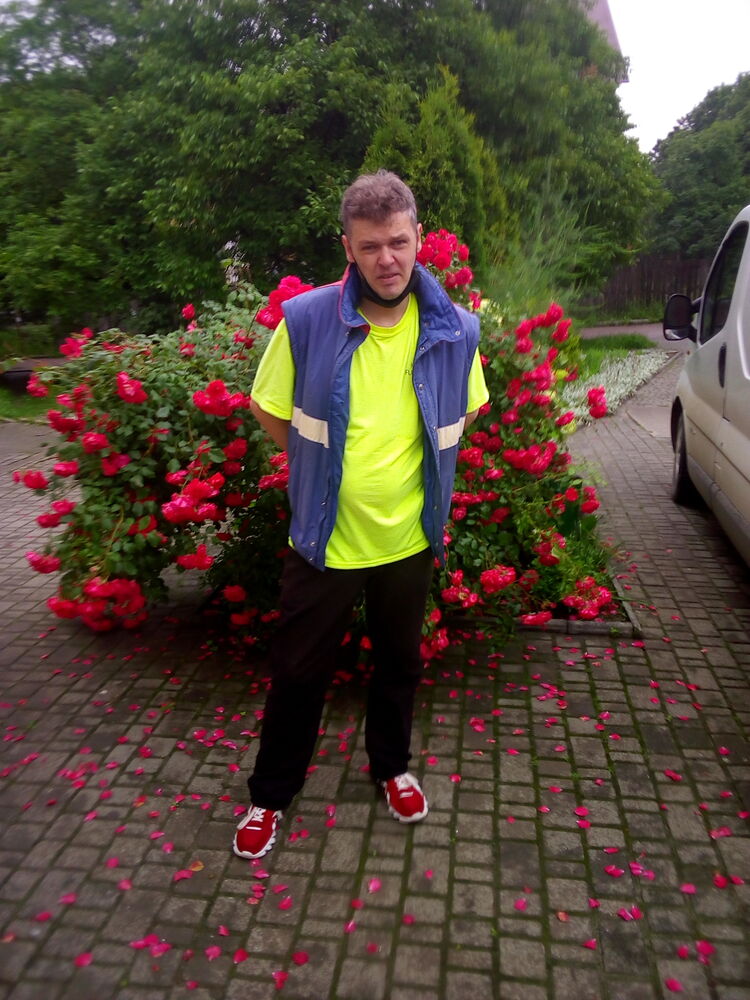  ,   Pawka, 43 ,   ,   