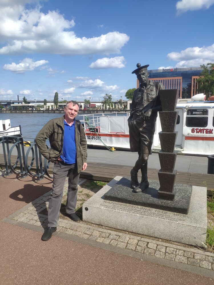  53626285  Vladimir, 48 ,    