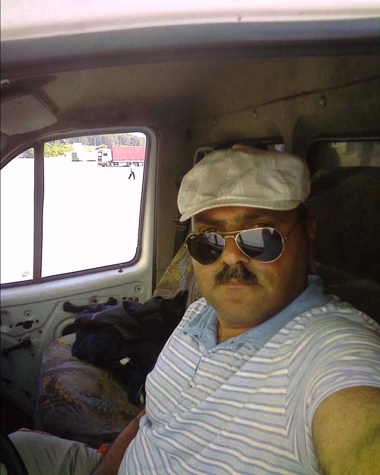  4027575  Qurban, 59 ,    