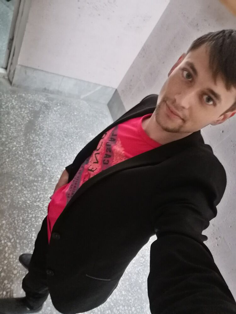  21086115  Snow, 31 ,    