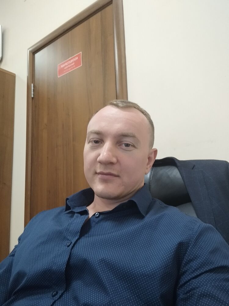  52813895  Denis, 33 ,    