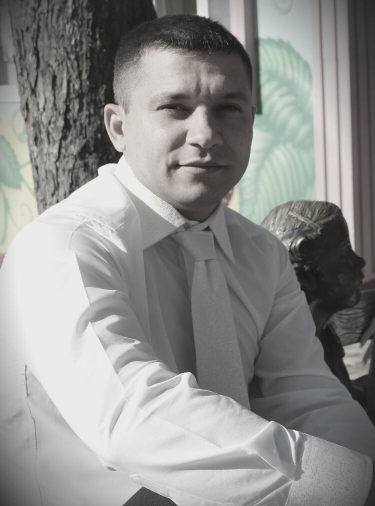  ,   Artur, 41 ,   ,   , c 