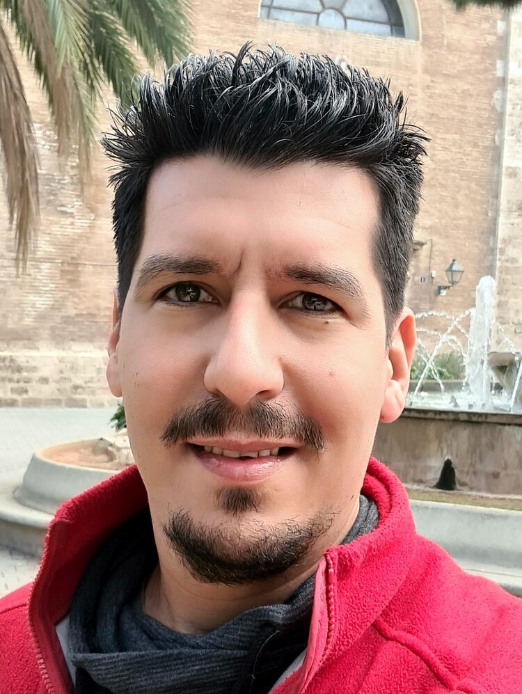  Bodrum,   Cem, 44 ,   ,   
