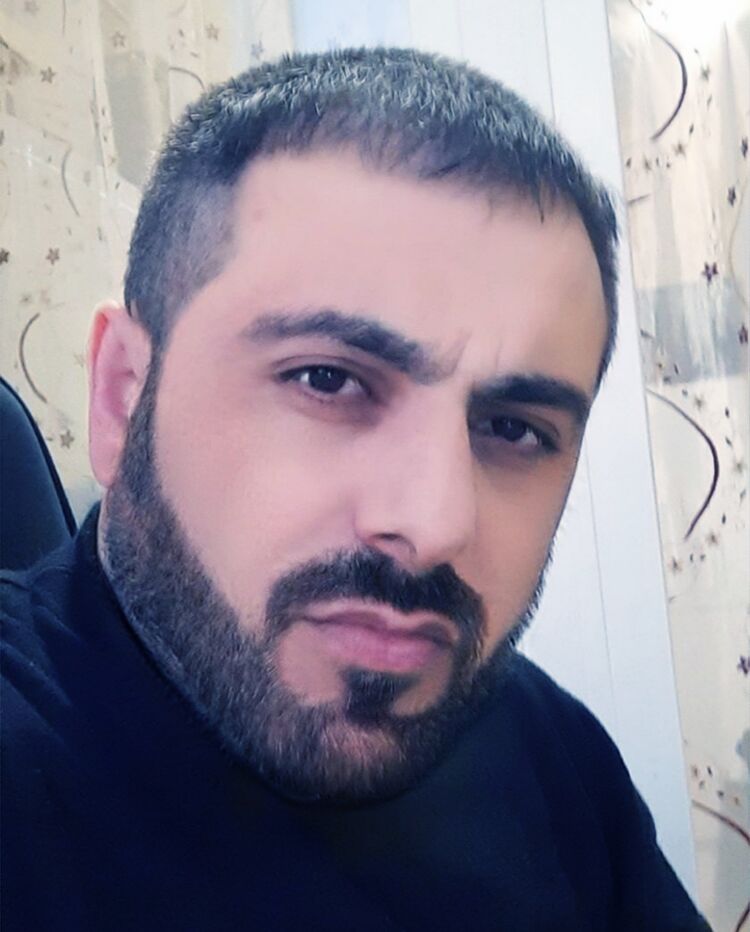  42322085  , 37 ,    