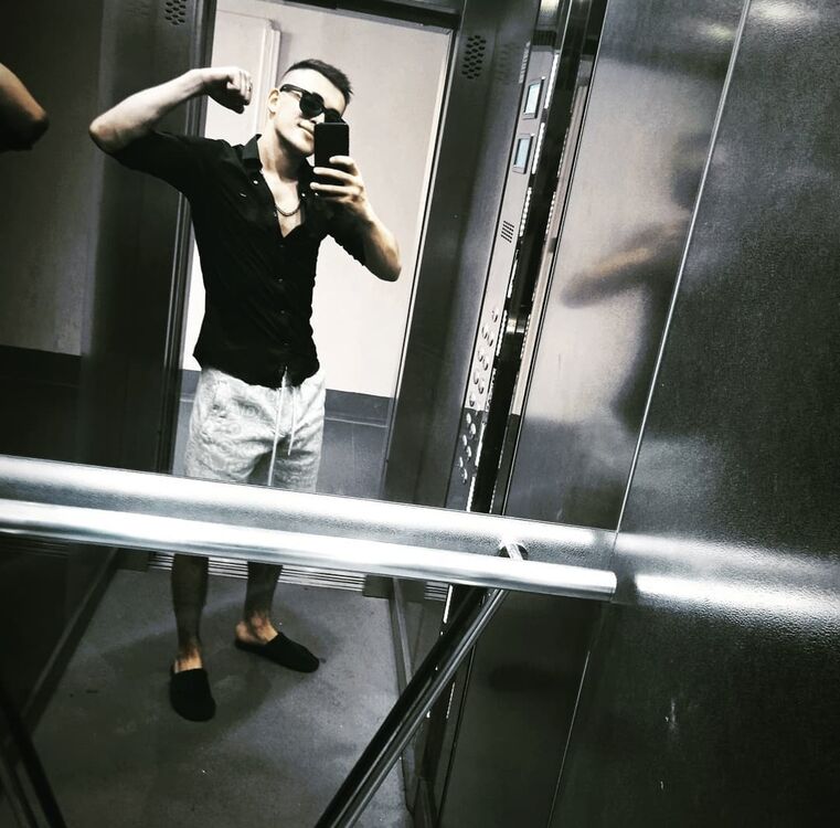  24266535  Andrey, 24 ,    Praha