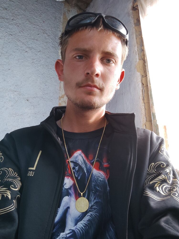  51908815  Igor, 22 ,    