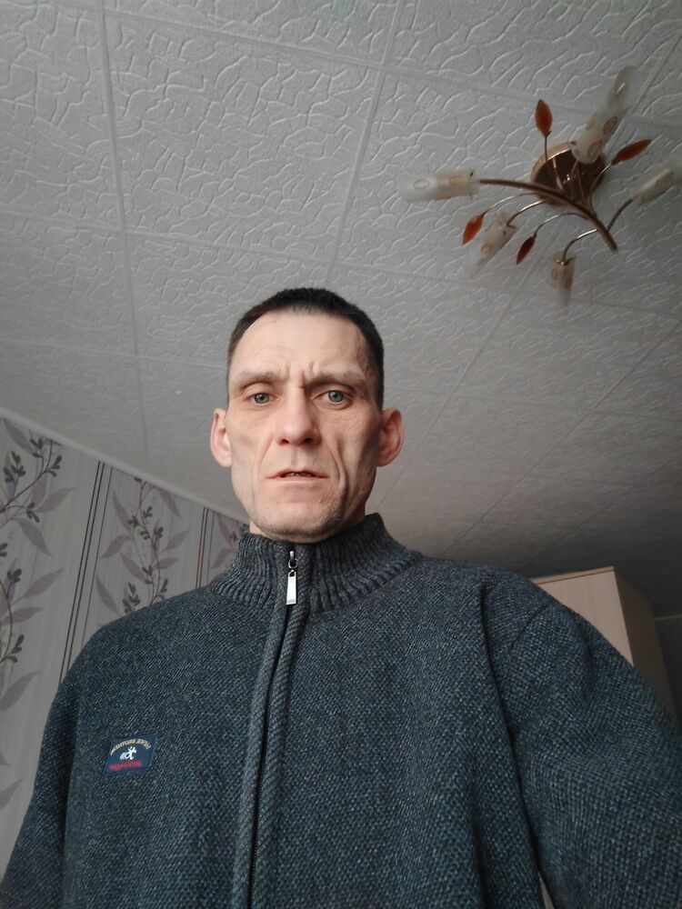  50889475  Maks, 46 ,    