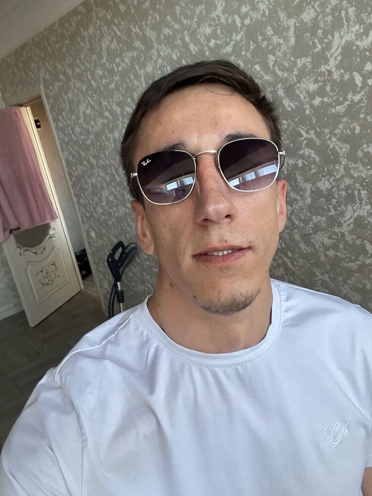  38908825  Loki, 29 ,    