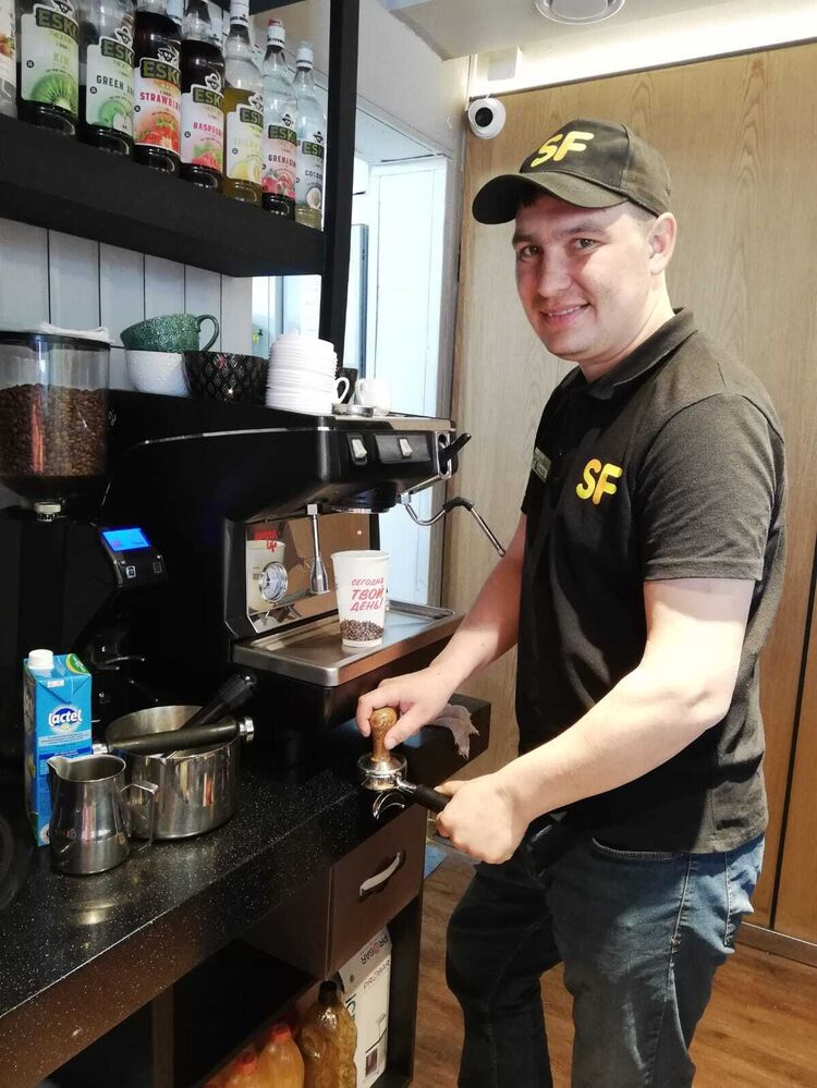  26428695  Danik, 34 ,    