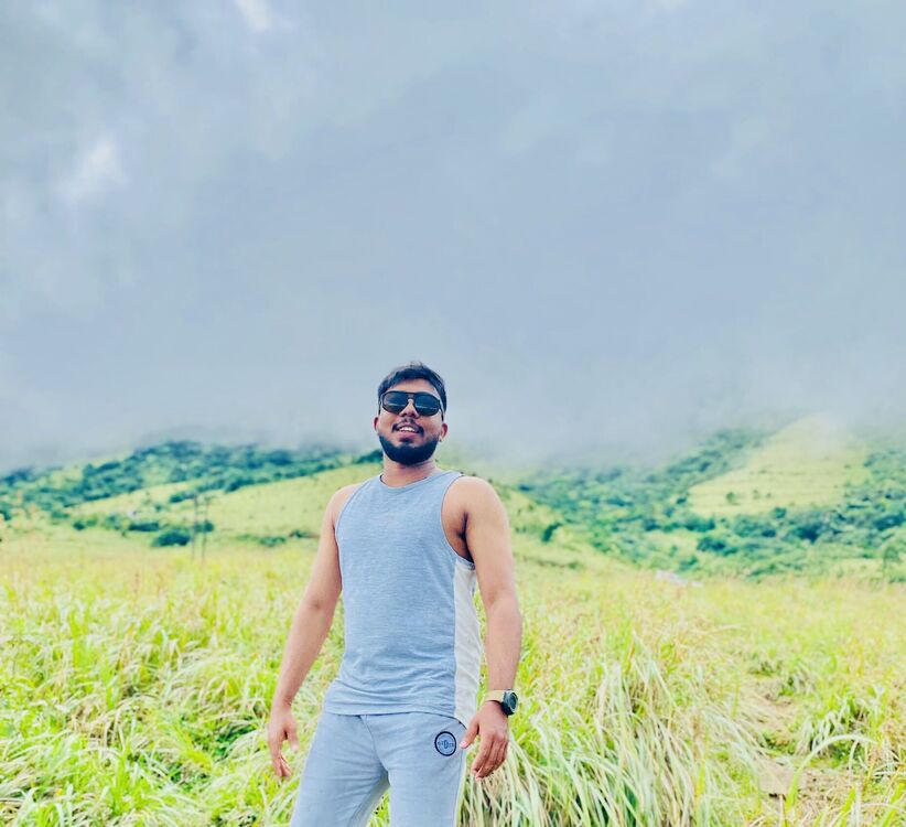  -,   Kavindu, 28 ,   ,   