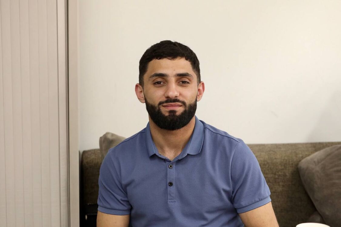  38031445  Ashot, 27 ,    