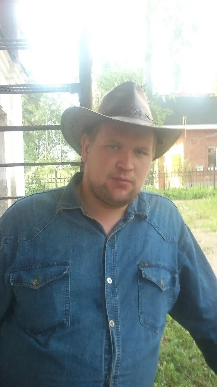  51837435  Ivan, 39 ,    Biddeford