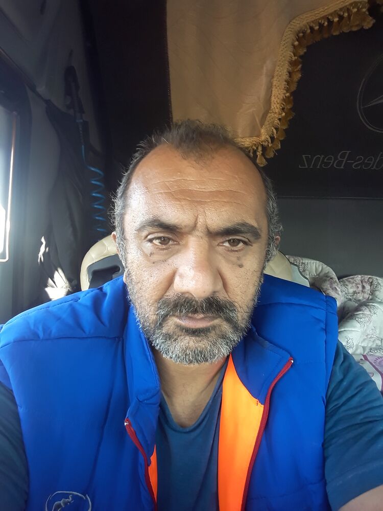  23884155  Eyp, 51 ,    