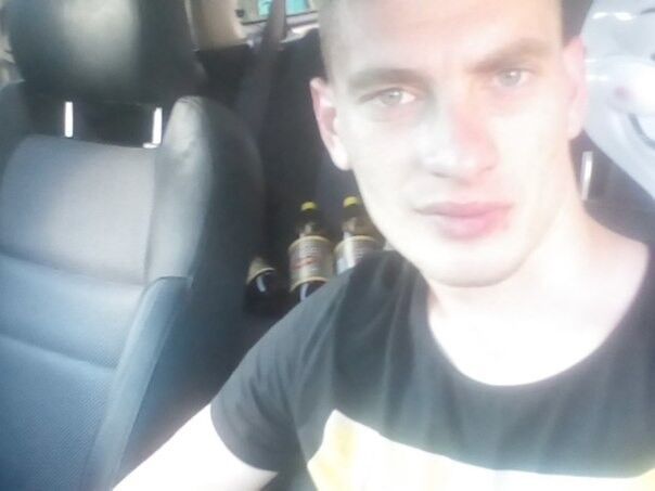  12599195  Erik, 32 ,    