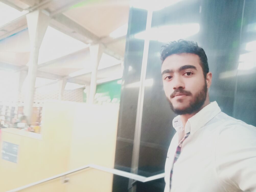  25080485  Mohamed hega, 28 ,    